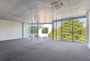 Location bureaux et local d'activité Evry-Courcouronnes