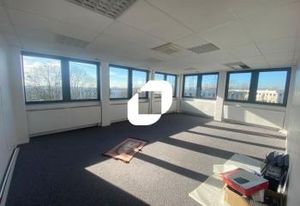 Location bureaux Osny - Proche gare, bus et commerces