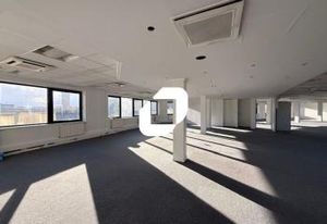 Location bureaux Cergy - Proximité RER A, SNCF, N184 et A15