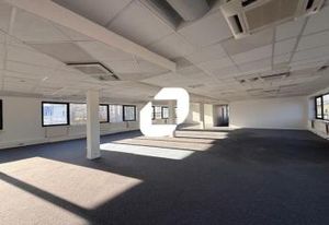 Location bureaux Cergy - Proximité RER A, SNCF, N184 et A15