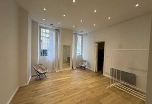 Location local commercial Bordeaux Triangle d'Or