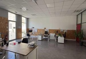 Location bureaux Bordeaux Chartrons - Vue Garonne, Tram et Bus