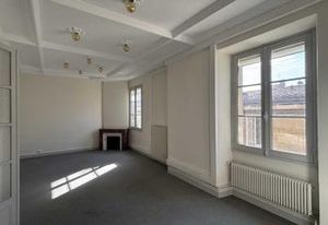 Location bureaux Bordeaux - Triangle d'Or, proche Jardin Public et tram