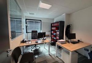 Bureaux à vendre/location Artigues-près-Bordeaux - Tram & bus