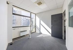 Location bureaux Paris 20 - Proche transports et parkings