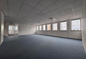 Location bureaux Montreuil - Proche métro et tram Porte de Montreuil