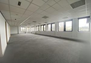 Location bureaux Charenton-le-Pont - Proche métro, bus et gare Bercy
