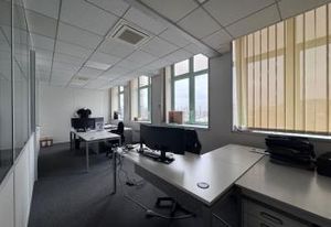 Location bureaux Pantin - Proche RER E et métro M5