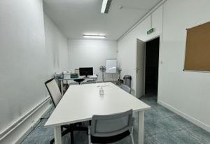 Local d'activité à vendre Montreuil - Accès indépendant et cour