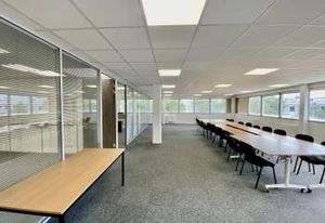 Location bureaux Bron - Proximité A43 et transports en commun