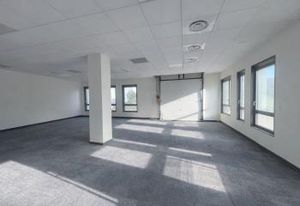 Location bureaux Lyon 8 - Proche métro, tramway et hôpitaux