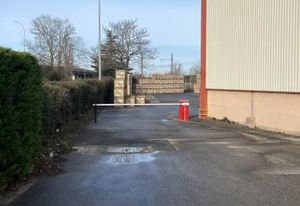 Local d'activité à louer Mions - Proximité A46 et bus