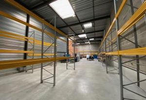 Local d'activité à louer Chaponost - Proximité gare et autoroutes