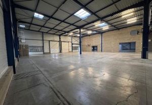 Location bâtiment indépendant Dagneux - Proximité A42