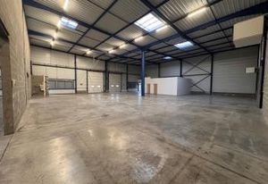 Location bâtiment indépendant Dagneux - Proximité A42