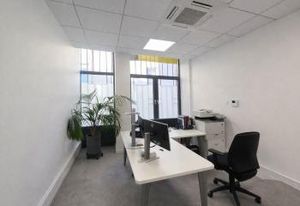 Location bureaux Lyon 3 - Métro B et tram T1 Place Guichard