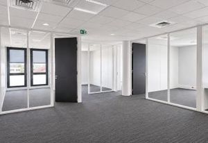 Location bureaux Villeurbanne - Tram T3 et Gare à proximité