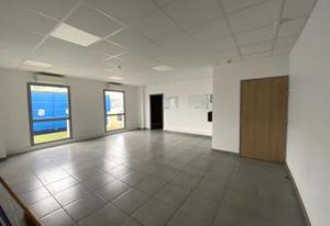 Local d'activité à vendre Meyzieu - Parc sécurisé proche axes