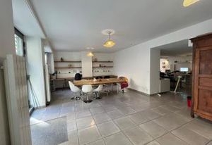Location bureaux Lyon 1 - Croix-Rousse, proche commerces et transports