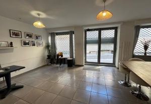 Location bureaux Lyon 1 - Croix-Rousse, proche commerces et transports