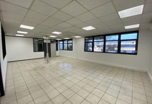 Vente/location bureaux Bron - Tram T2, T5 et accès A43