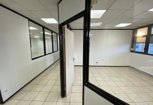 Vente/location bureaux Bron - Tram T2, T5 et accès A43
