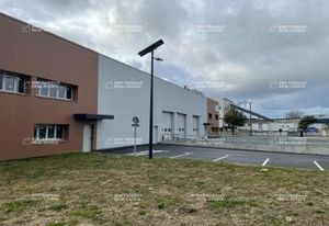 Location entrepôt/atelier/bureaux/show-room Carbon-Blanc - Proximité A10