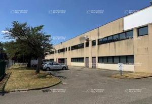 Location activité/entrepôt - 2800 m²