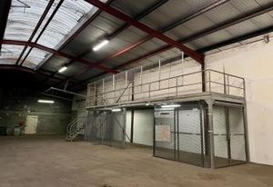Vente local d'activité 3700 m² non divisibles - Collégien - Proche A4 et A104
