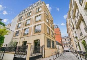 Location bureaux Paris 9 - Proche métro et commodités