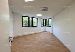 Location bureaux Montigny-le-Bretonneux - Proche axes autoroutiers N10/N12/A12/A13