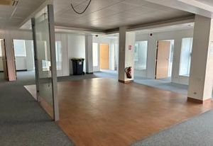 Location local commercial Saint-Laurent-du-Var - Zone Cap 3000
