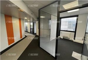 Vente bureaux Guyancourt, proche gare SQY et commerces
