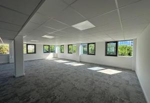Bureaux à louer Nice Ouest - Proche échangeur autoroutier Saint Augustin