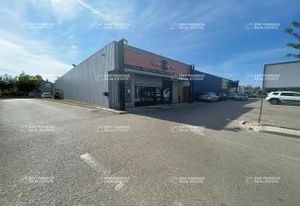 Local commercial à louer Saint-Mitre-les-Remparts - Zone des Étangs