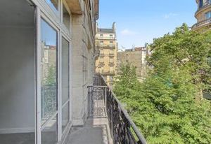 Location bureaux Paris 1 - Proche transports en commun