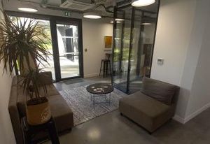 Vente bureau Vannes - Proche transports en commun
