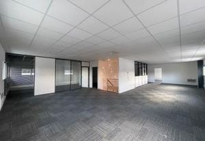 Location bureaux Auray - Proche RN