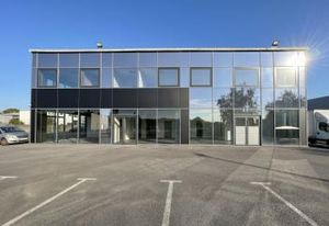 Location local commercial Theix-Noyalo - 180 m²