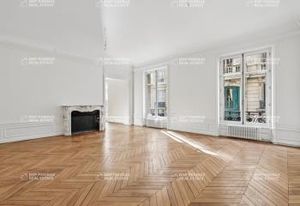 Location bureaux Paris 7 - Proche transports en commun