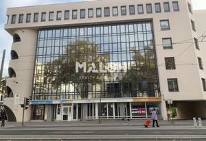 Location bureaux Lyon 7 - Gerland, proche transports en commun