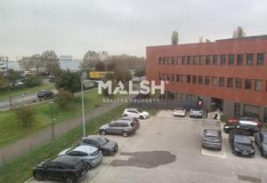 Location bureaux Beynost - Proche accès autoroutiers et centre commercial