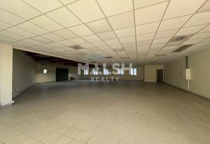 Locaux d'activité à louer Décines-Charpieu - Parc clos et sécurisé