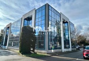 Vente bureaux Saint-Genis-Laval, proche autoroutes et transports en commun