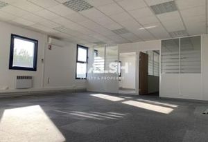 Bureaux à vendre Saint-Quentin-Fallavier, proche gare SNCF et zone d'activité
