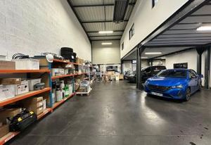 Local mixte bureaux/activités à vendre Décines-Charpieu - Proche A46