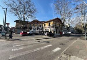 Location local commercial Villeurbanne - Proche périphérique Laurent Bonnevay