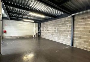 Local d'activité et bureaux à vendre/location Vénissieux