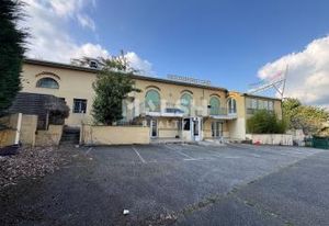 Vente bureaux 250 m² Villars - Accès autoroutier direct