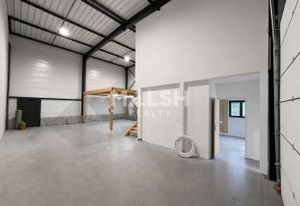 Location local d'activité Saint-Alban-de-Roche - Proche A43